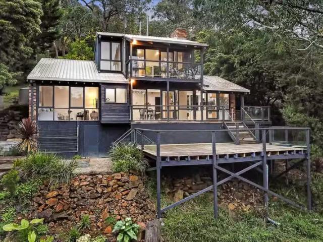 Unique 3 BR 17 Ropley Grange, Upwey VIC 3158 House For Lease