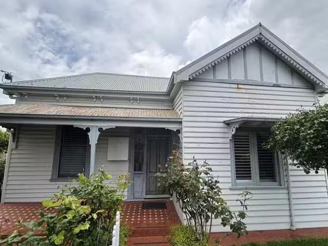 Just in! 3 BR 18 Cowan Street, Lake Wendouree, VIC 3350