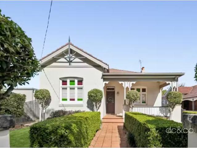 Cheap 3 BR 18 Stanley Street, Concord House for rent Listed b.