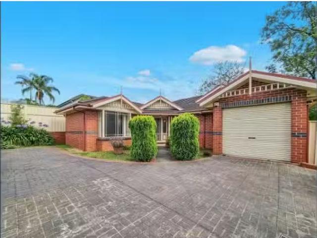 Cozy 3 BR 197B Wentworth Avenue, Pendle Hill Apartment for ren.