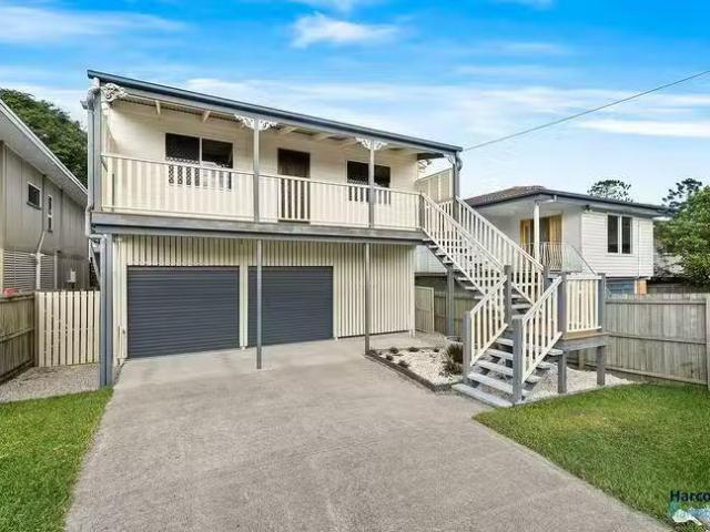 Cozy 3 BR 191 Graceville Avenue, Graceville, QLD 4075