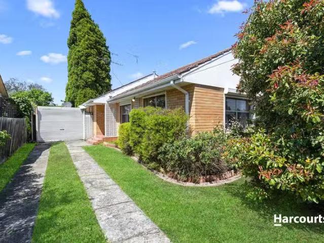 Rental! 3 BR 19 Granault Parade, Corio, VIC 3214 House for R.