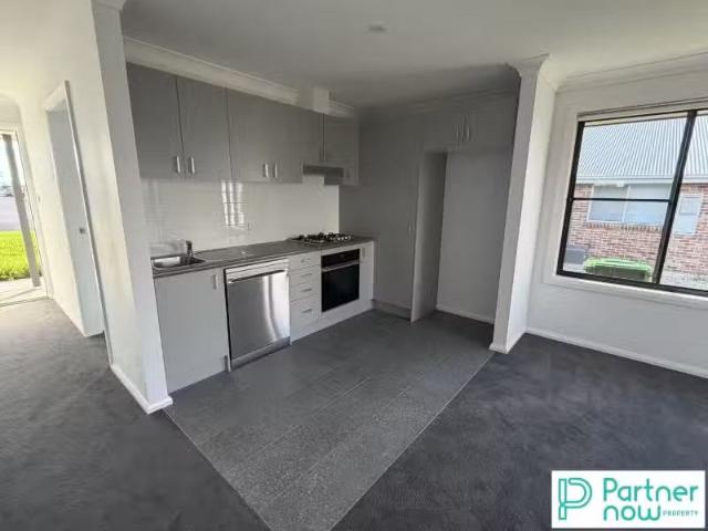 Just in! 3 BR 1/9 Peppercress Court, TAMWORTH Apartment for re.