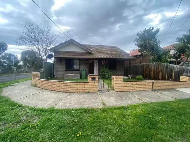 Cozy 3 BR 1 Tait Street, Footscray, VIC 3011