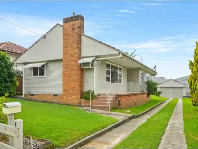 Unique 3 BR 1 White Street, East Gosford House for rent Liste.