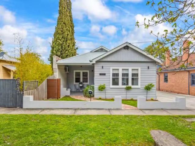 Unique 3 BR 1 Brougham St, Soldiers Hill VIC 3350 House For.