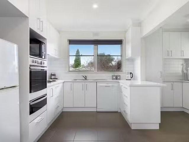 Deal! 3 BR 1 Iowa Street, Corio, VIC 3214