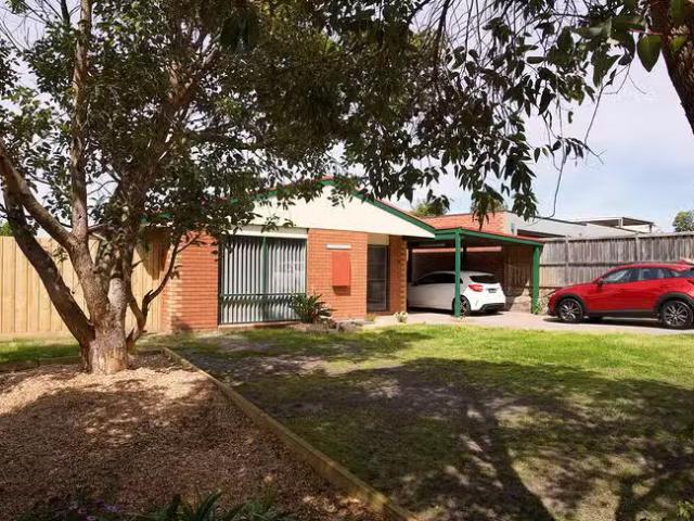 Cheap 3 BR 1 Kilpara Court, Mornington, VIC 3931
