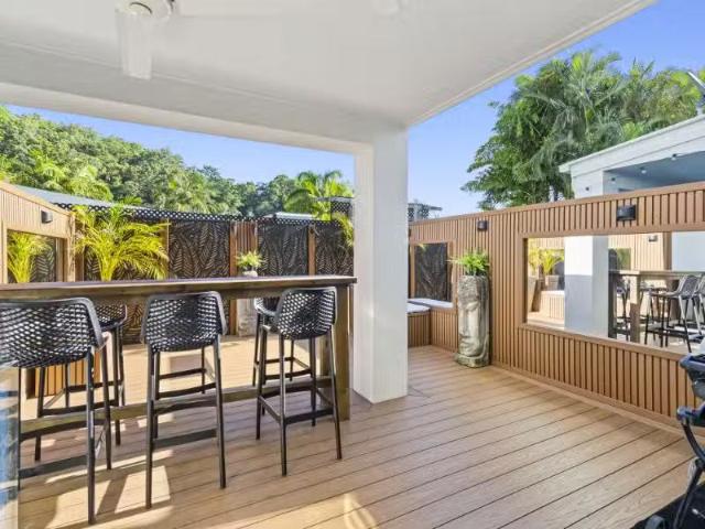 Nice 3 BR 20/5 Border Drive North, Currumbin Waters Townhouse.