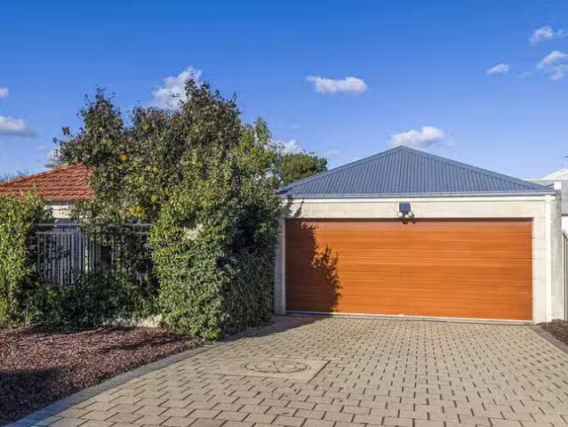 Charming 3 BR 205A Bateman Road, Brentwood, WA 6153