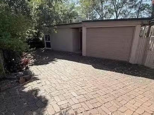 Cheap 3 BR 209 Chapel Hill Road, Chapel Hill, QLD 4069