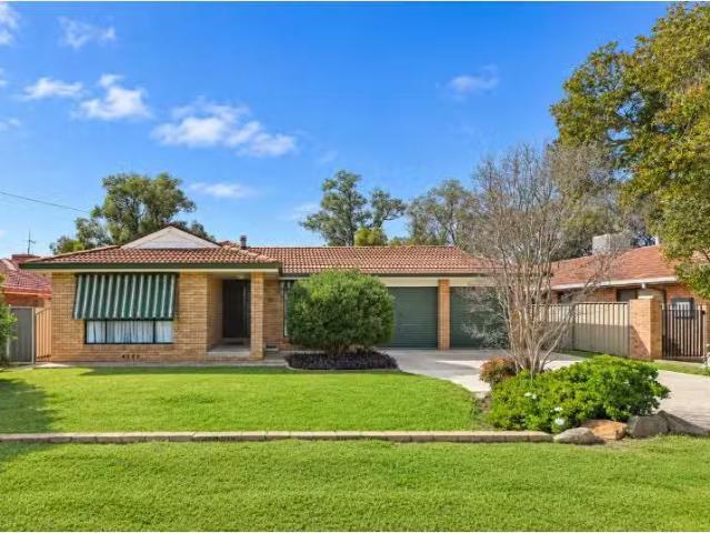 Cozy 3 BR 20 Jensen Street, GUNNEDAH House for rent Listed by.