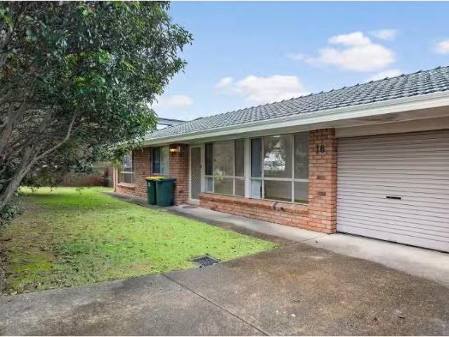Nice 3 BR 2/16 18 Emert Street, Wentworthville House for rent.