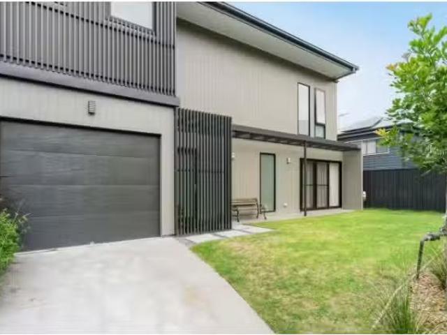 Deal! 3 BR 2/11 Waran Road, Whitebridge House for rent Listed.