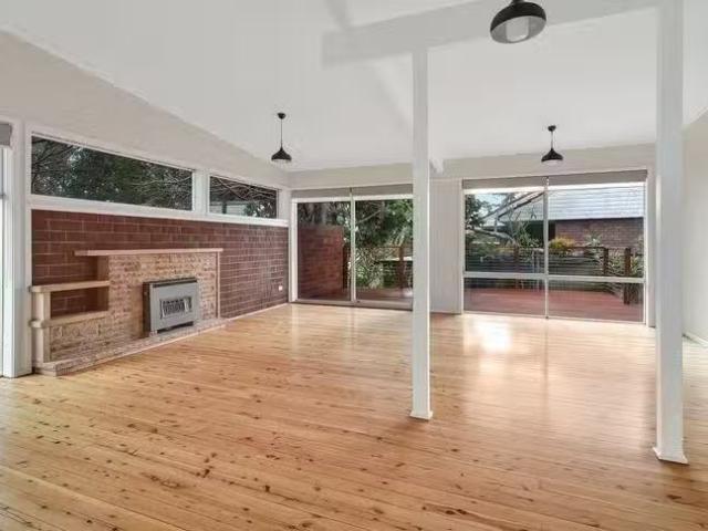 Deal! 3 BR 21 Altona Avenue, Forestville, NSW 2087