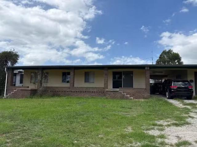 Cheap 3 BR 21 Derwent Road, Bradfield House for rent Listed b.
