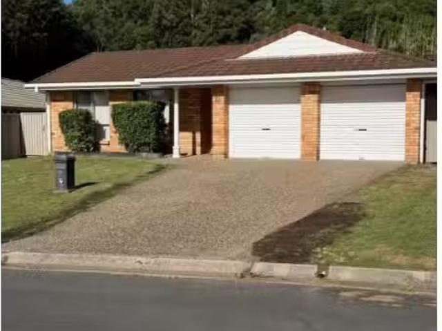 Nice 3 BR 21 Wilkinson Crescent, Currumbin Waters House for re.
