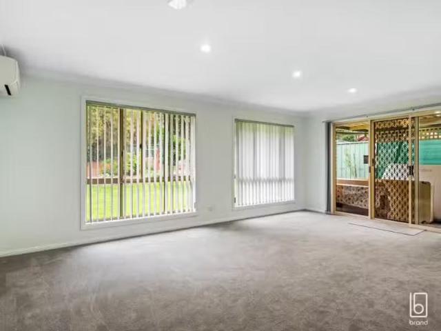 Cheap 3 BR 2/21 Heritage Drive, KANWAL House for rent Listed.