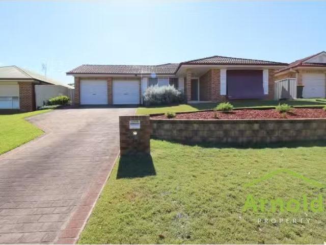 Cozy 3 BR 22 Eucalyptus Circuit, Warabrook House for rent Lis.