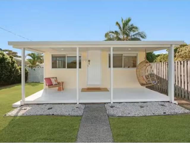 Cozy 3 BR 22 Main Road, FINGAL HEAD House for rent Listed by.