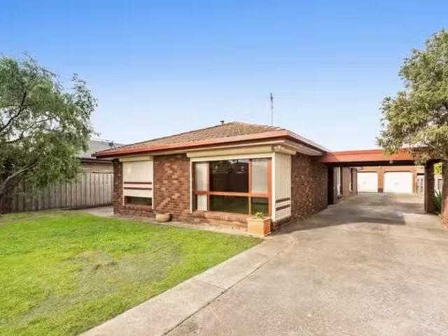 Cozy 3 BR 236 Anakie Road, Bell Park, VIC 3215 House for Rent