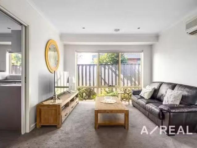 Cozy 3 BR 2/37 Mcmurtry Way, Frankston, VIC 3199