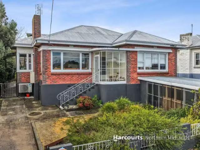 Cozy 3 BR 233 St Leonards Road, ST LEONARDS, TAS 7250 House.