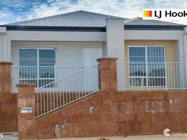 Deal! 3 BR 23 Boomerang Loop, Banksia Grove, WA 6031