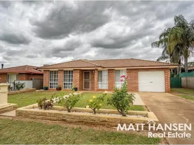 Rental! 3 BR 23 Lindsay Place, Dubbo Property for rent Listed.