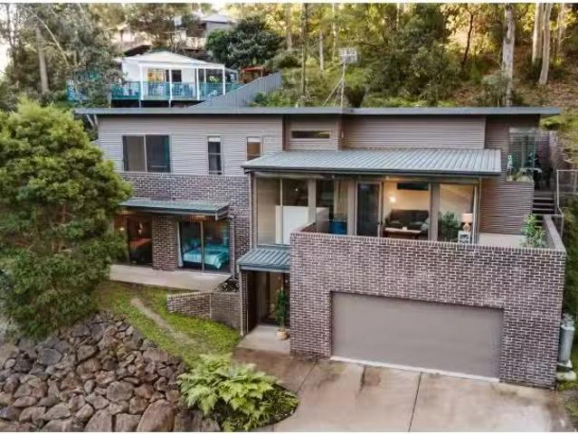 Cheap 3 BR 242 George Bass Drive, LILLI PILLI House for rent.