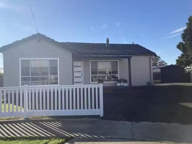 For Rent! 3 BR 24 Armstrong Court, Traralgon, VIC 3844