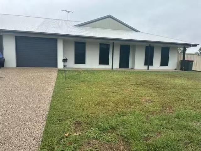 Cheap 3 BR 2/54 Lakeside Drive, Emerald, QLD 4720