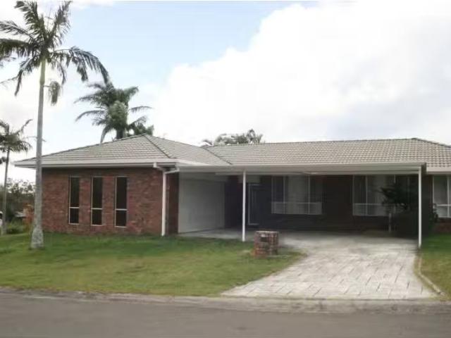 Charming 3 BR 25 Manuka Road, Banora Point House for rent Lis.