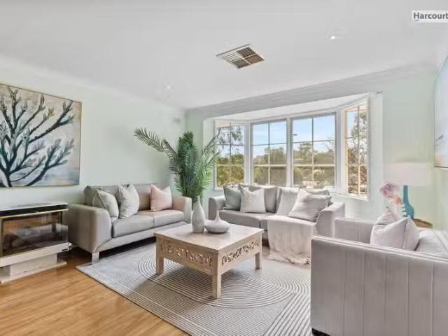 For Rent! 3 BR 25 Shamrock Road, HALLETT COVE, SA 5158 House.