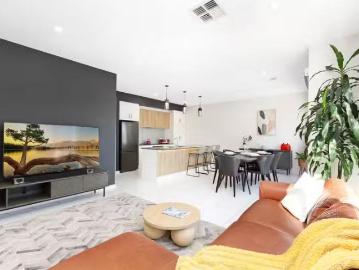 Cozy 3 BR 2/694 696A Anzac Highway, Glenelg, SA 5045 Apartme.