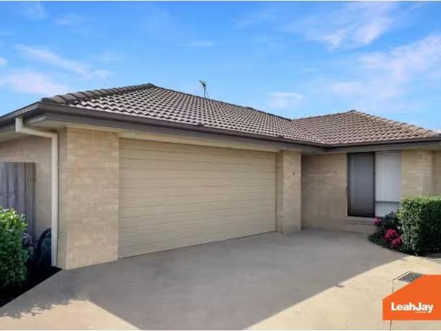 For Rent! 3 BR 2/73 Mc Keachie Drive, Aberglasslyn Apartment f.