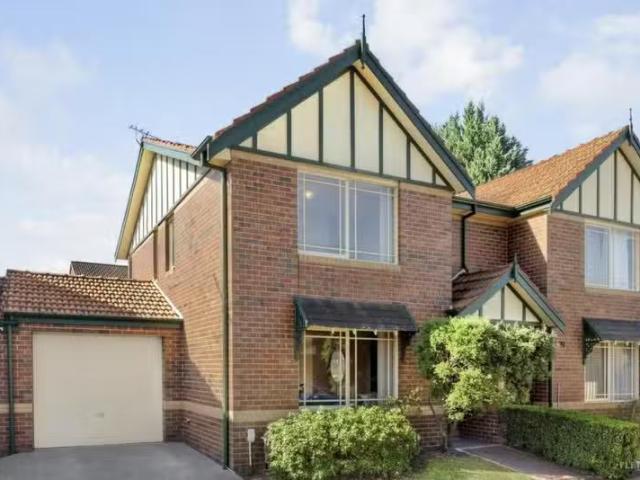 Unique 3 BR 28/12 Surrey Road, Mount Waverley VIC 3149 Unit.
