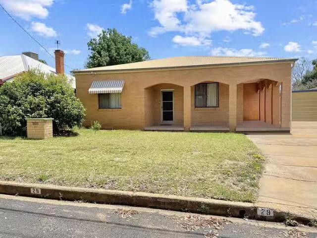 Nice 3 BR 29 Hampden Street, Dubbo, NSW 2830