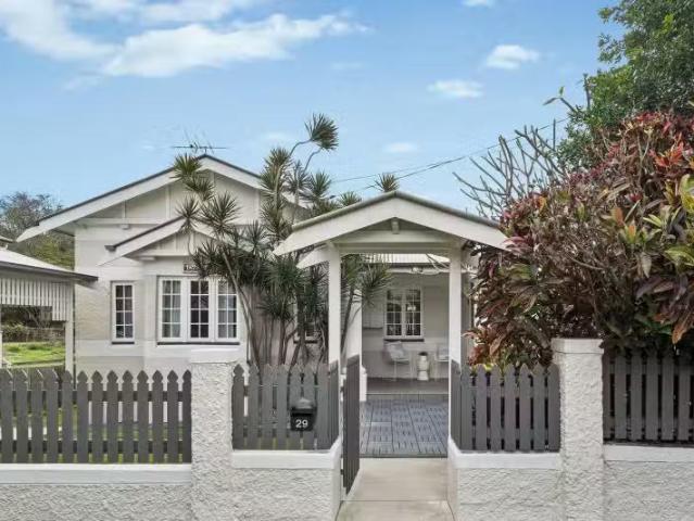 Cheap 3 BR 29 Monro Street, KELVIN GROVE, QLD 4059 House for.