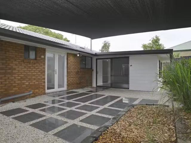 Unique 3 BR 2B Wharton Street, WELLINGTON POINT, QLD 4160 Ho.