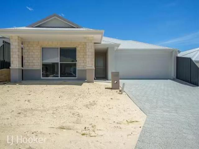 Deal! 3 BR 30 Ambient Way, Eglinton, WA 6034