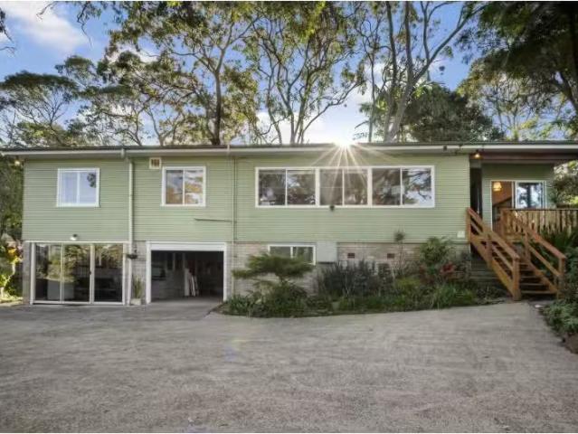 New 3 BR 30 The Crescent, North Narrabeen House for rent List.