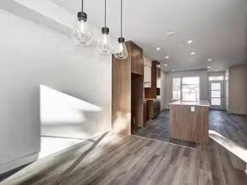 Cheap 3 BR 3171B Rue Roger, Sainte Marthe Sur Le Lac, QC, J0N.