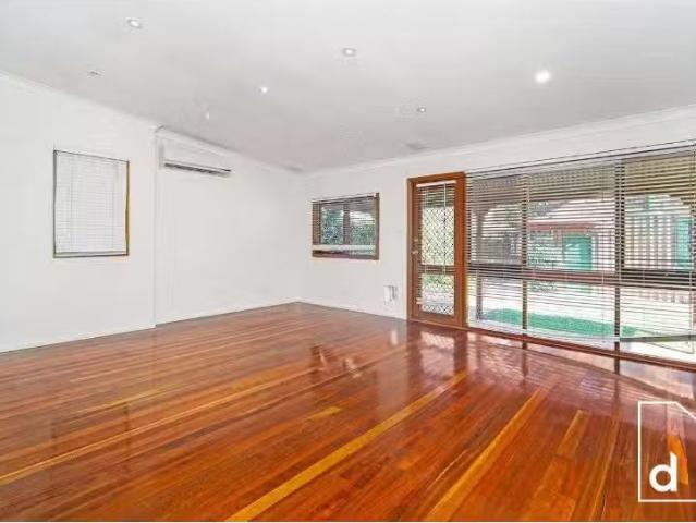Deal! 3 BR 318 Princes Highway, Bulli House for rent Listed b.