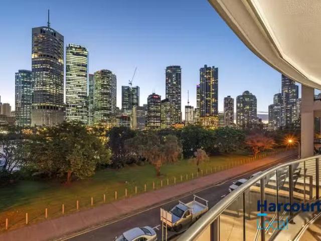 Rental! 3 BR 311/36 Macdonald Street, KANGAROO POINT, QLD 4169.