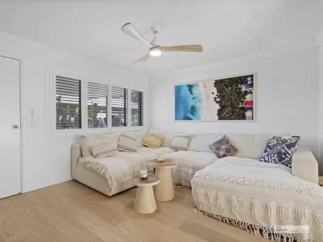 Deal! 3 BR 3/12 16 Cupania Court, Tweed Heads West Apartment.