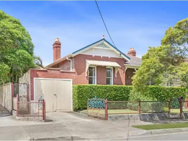 Deal! 3 BR 31 Edenhome Street, Russell Lea House for rent Lis.