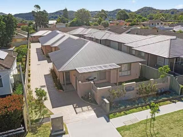 For Rent! 3 BR 3/37 Edward Street, Woy Woy Apartment for rent.