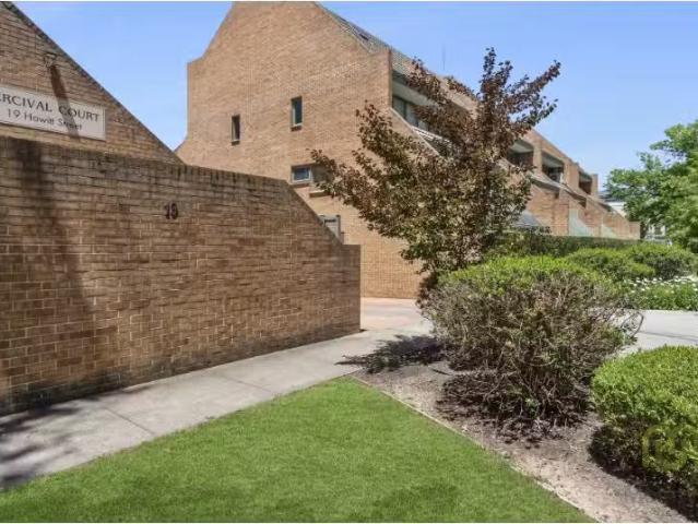 Rental! 3 BR 33/19 Howitt Street, Kingston Apartment for rent.
