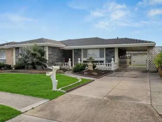 Unique 3 BR 33 Troon Avenue, Seaton, SA 5023
